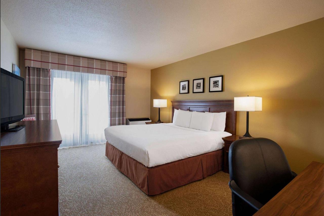 Travelodge Suites By Wyndham Regina - Eastgate Bay Exteriör bild