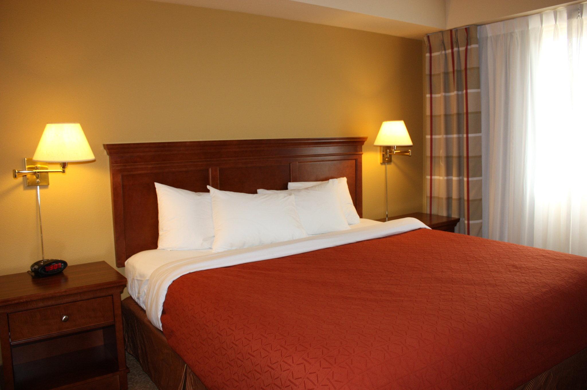 Travelodge Suites By Wyndham Regina - Eastgate Bay Exteriör bild
