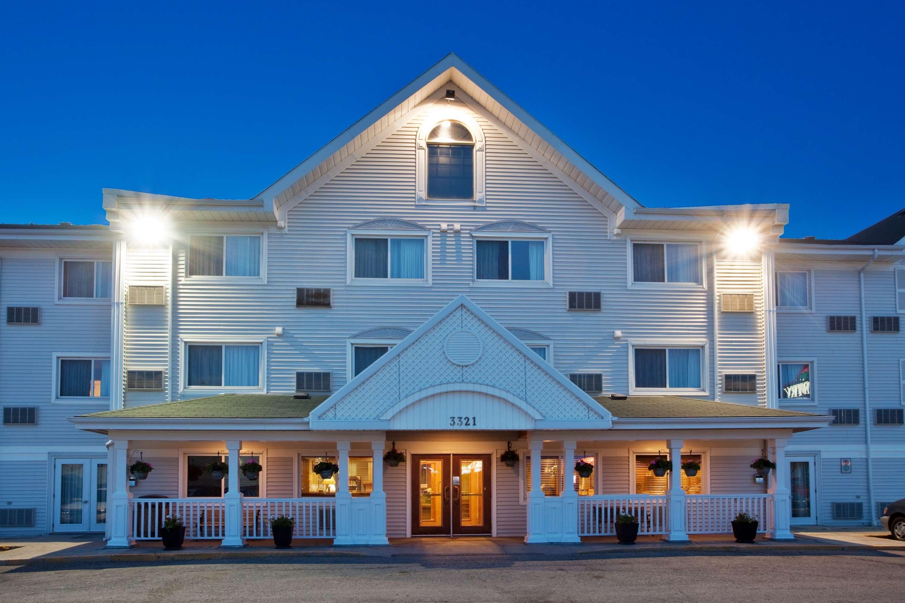 Travelodge Suites By Wyndham Regina - Eastgate Bay Exteriör bild