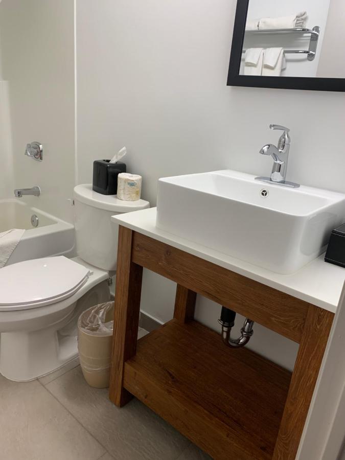 Travelodge Suites By Wyndham Regina - Eastgate Bay Exteriör bild