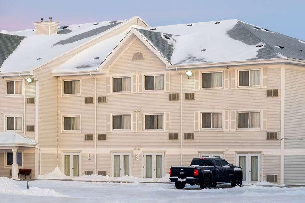 Travelodge Suites By Wyndham Regina - Eastgate Bay Exteriör bild